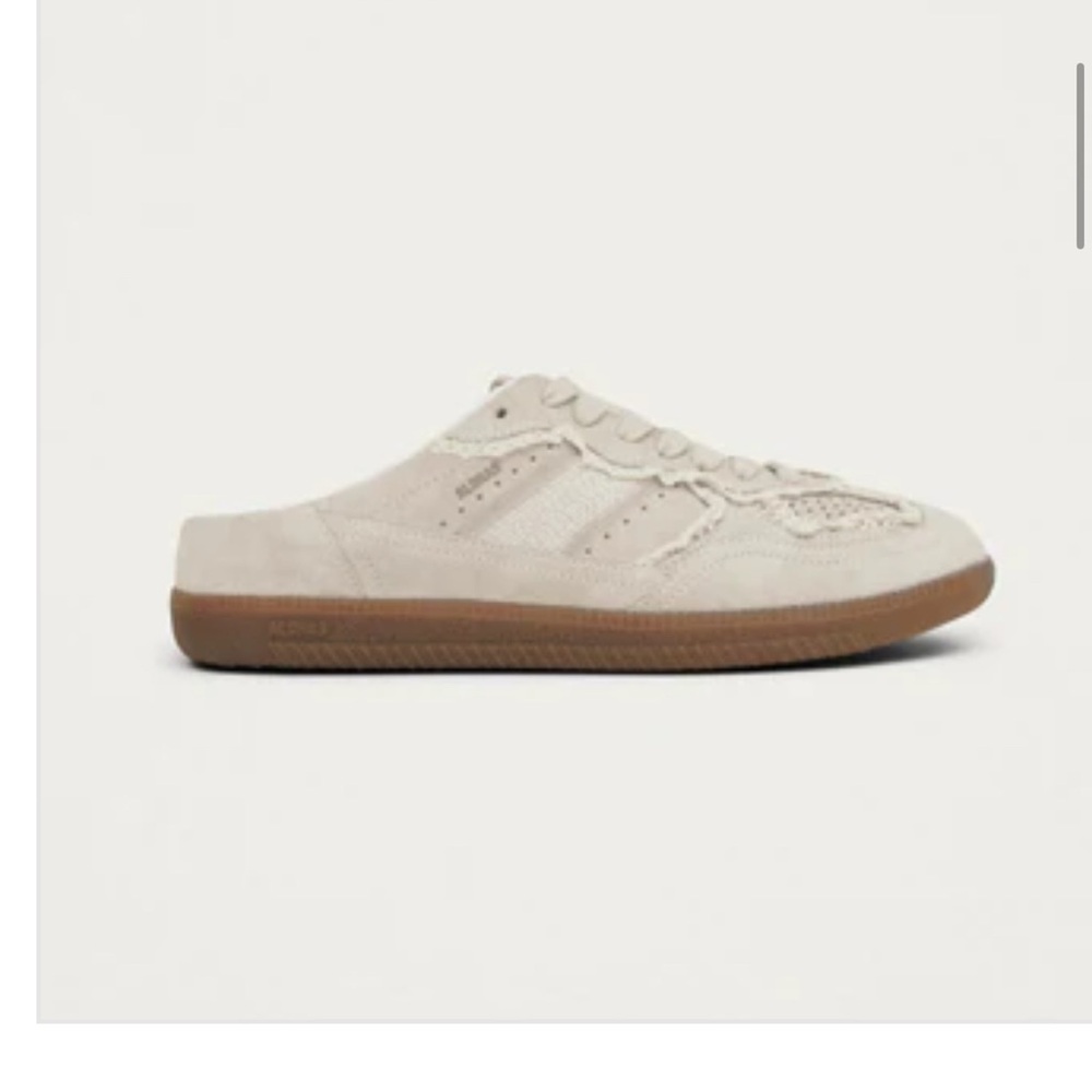 ALOHAS Cream Mule Sneakers